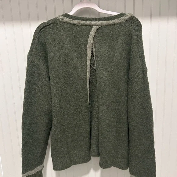 Zara Olive V-Neck Sweater W/ OPEN BACK - Picture 5 of 5
